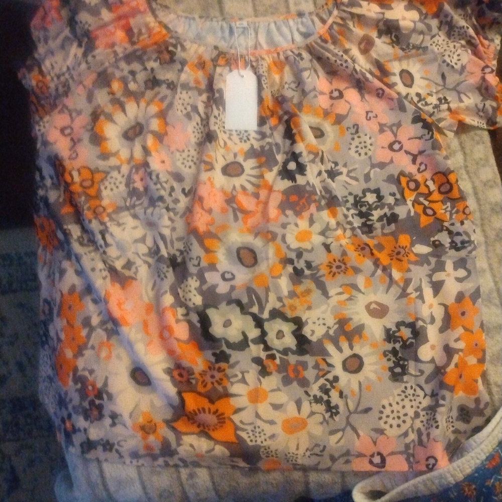 Tops - Picture 2 of 2